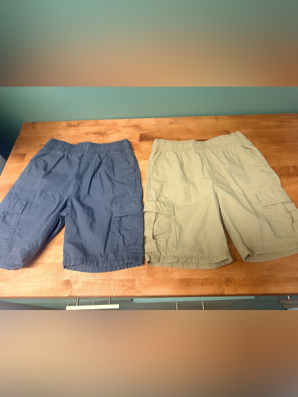 The Children’s place- boy Cargo Shorts bundle khaki & dark gray size 8 Husky GUC
